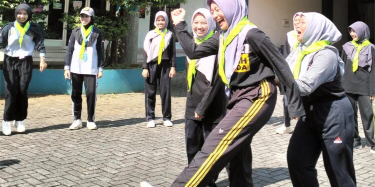 Racana UIN Saizu Purwokerto Latih Kreativitas dan Kerjasama Melalui Permainan Kelompok