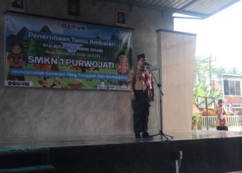 Penerimaan Tamu Ambalan Kyai Modjo – Nyi Ageng Serang Kwarran Purwojati, Awali Semangat Kepramukaan di SMKN 1 Purwojati Tahun 2025