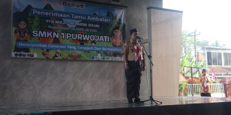 Penerimaan Tamu Ambalan Kyai Modjo – Nyi Ageng Serang Kwarran Purwojati, Awali Semangat Kepramukaan di SMKN 1 Purwojati Tahun 2025