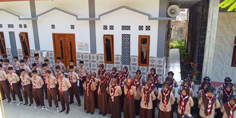 Penerimaan Tamu Ambalan dan Peneguhan Bantara di MA Al Hidayah Purwojati, Tanamkan Nilai Kepemimpinan dan Semangat Kepramukaan