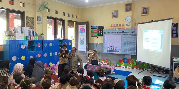 Pangkalan SD QITA Purwokerto Tutup MPLS dengan Deklarasi Anti Bullying bersama Polsek Kedungbanteng