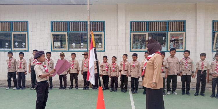 SDN 3 Karangmangu Kukuhkan Semangat Pramuka Sejak Dini Lewat Upacara Penerimaan Calon Siaga