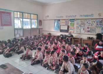 Spirit Dasa Dharma dalam Jumat Religi: SDN 3 Karangmangu Kwarran Purwojati Rayakan World Scarf Day dengan Murajaah dan Asmaul Husna