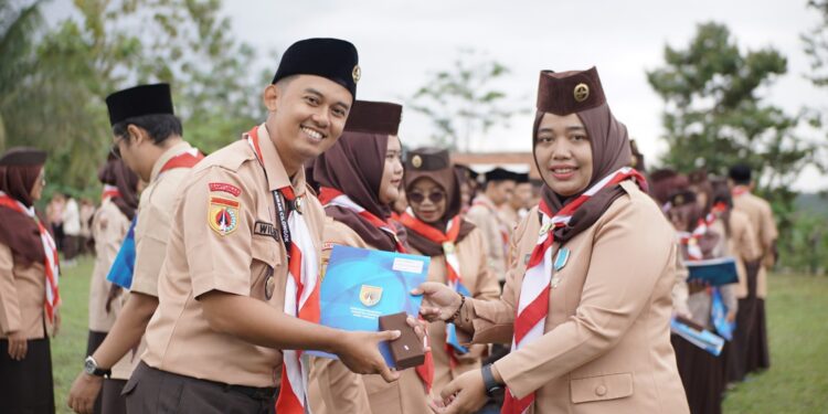 48 Pembina Pramuka di Kwarran Cilongok Terima Tanda Penghargaan Gerakan Pramuka 2025