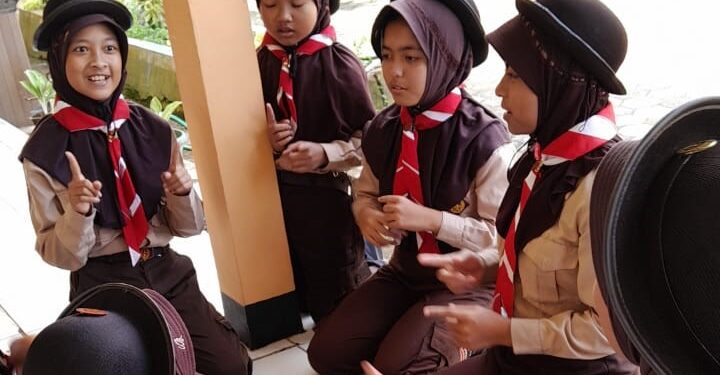 Pramuka Penggalang SD Negeri 1 Klinting asah Kreativitas melalui Pembuatan Yel-Yel Regu