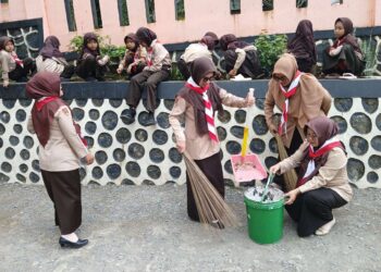 Menyambut Hari Pramuka Ke-64, Seluruh Gugus Depan di Kwarran Somagede Kompak Lakukan Bersih Lingkungan