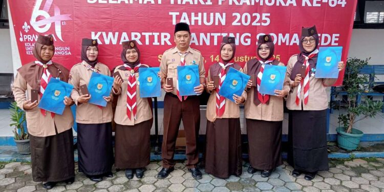 Sembilan Pramuka Dewasa Kwarran Somagede Terima Penghargaan Pancawarsa Dari Kwarda Jateng