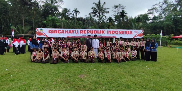 Anggota Pramuka Se-Kwarran Somagede Ikuti Upacara Hari Kemerdekaan di Masing-Masing Desa