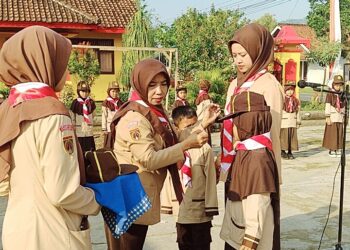 SDN 2 Purwojati Peringati World Scarf Day dengan Kegiatan Penerimaan Siaga Mula