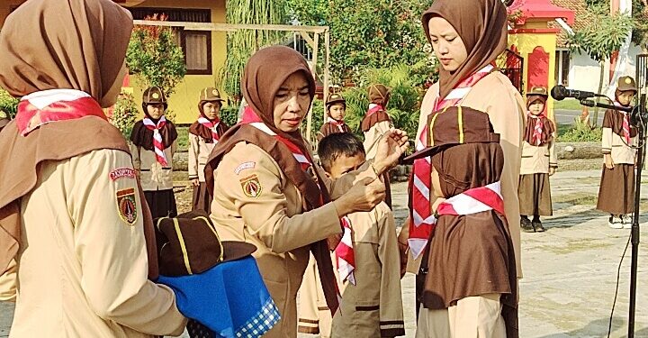 SDN 2 Purwojati Peringati World Scarf Day dengan Kegiatan Penerimaan Siaga Mula