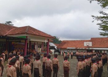 Gudep SMP Negeri 4 Kedungbanteng Terima Penggalang Baru