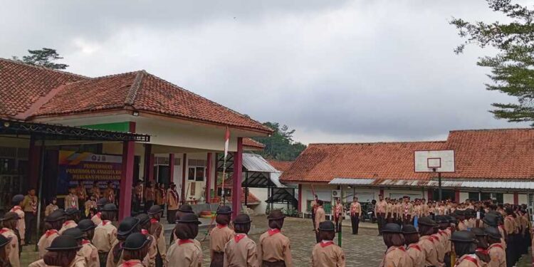Gudep SMP Negeri 4 Kedungbanteng Terima Penggalang Baru
