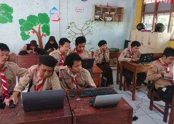 Pangkalan SMP Qaryah Thayyibah Purwokerto (SMP QITA) Ajarkan Artificial Intelligence dan Coding