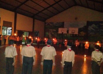 Malam Ulang Janji Pramuka ke-64, Kwarran Cilongok Gelar Upacara Khidmat di Tengah Hening Malam