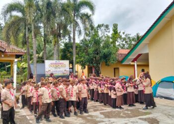 Keceriaan Persari Warnai Peringatan Hari Pramuka di SD Negeri Klapasawit Kwarran Purwojati