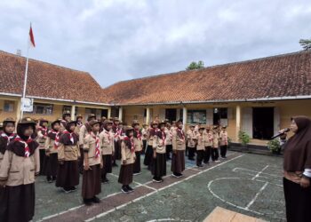 SDN 1 Bancarkembar Gelar Ekstrakurikuler Perdana, Semangat Berpramuka di Hari Jumat