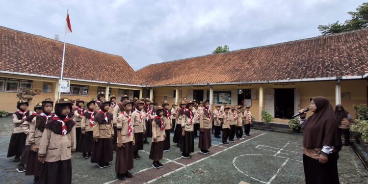 SDN 1 Bancarkembar Gelar Ekstrakurikuler Perdana, Semangat Berpramuka di Hari Jumat