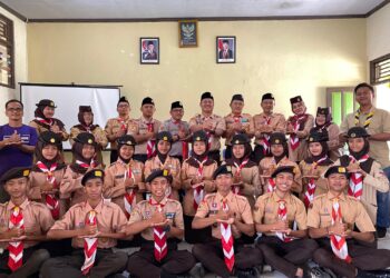 Ketua Kwarran Cilongok Lantik DKR Pergantian Antar Waktu