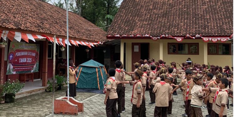 SD Negeri 3 Purwojati Rayakan Hari Pramuka ke-64 dengan Semangat dan Keceriaan