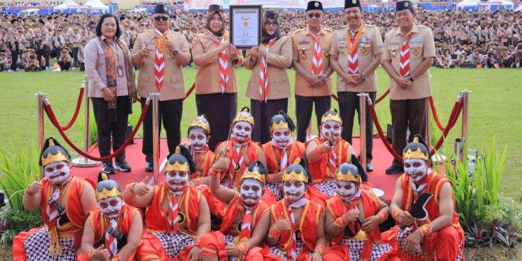 MURI Resmi Catat Pelantikan 13.149 Pramuka Garuda Banyumas Cinta Bangga Paham Rupiah Masuk Rekor Indonesia
