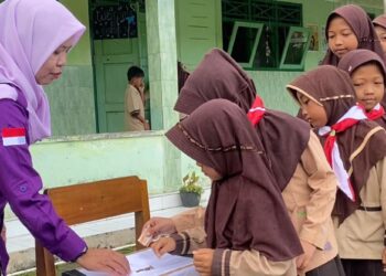 SDN 3 Karangtalun Kidul Galang Donasi “Peduli Sumatera”, Tanamkan Empati Sejak Dini