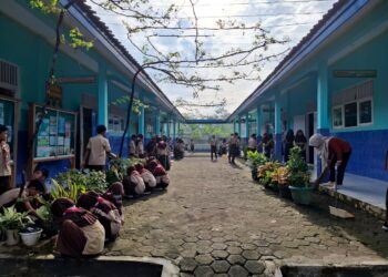 Langkah Nyata Peduli Lingkungan, Aksi Jum’at Bersih Pramuka SDN 2 Kutaliman