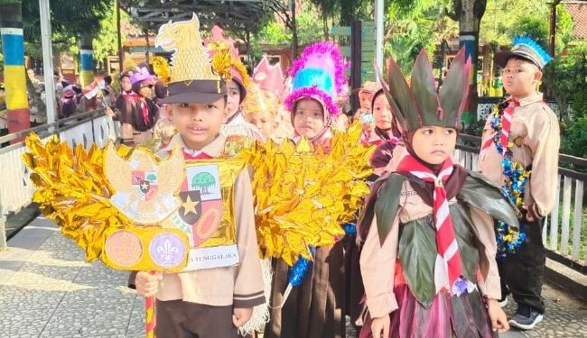 Ratusan Pramuka Siaga dan Penggalang SDN Kedondong Meriahkan Karnaval dan Lomba Pionering