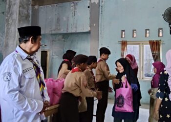 Pramuka Pangkalan SD NU Master Sokaraja Berbagi di Bulan Ramadhan