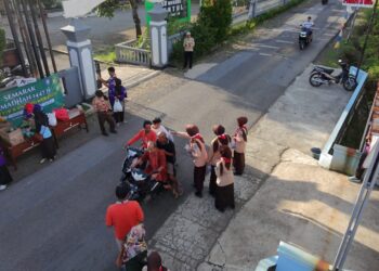 Seribu Ta’jil untuk Warga, Kwarran Kebasen Tebar Kepedulian di Bulan Ramadhan