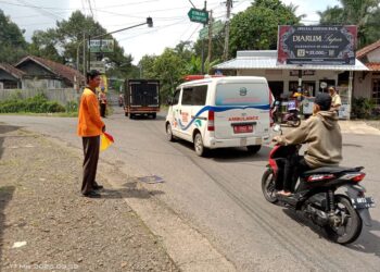 Pramuli Kwarran Somagede Amankan Jalur Alternatif Sokawera-Kemranjen dan Layani Para Pemudik