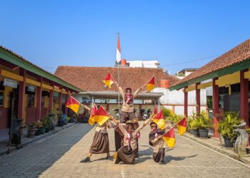 Pecah! 81 Anggota Pramuka SDN Klapasawit Tampil Kompak di Lomba Dance Semaphore