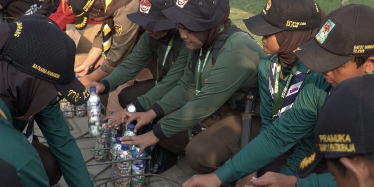Muncul Icon Baru di Kedondong, Peserta PWC Banyumas 2026 Bangun Tugu Ecobrick di Lapangan Kedondong