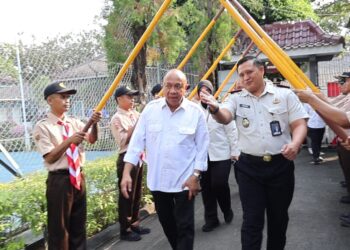 Keren! Gudep Teritorial Rutan Banyumas Sambut Kedatangan Bupati Sadewo dengan Aksi Tongkat Pora