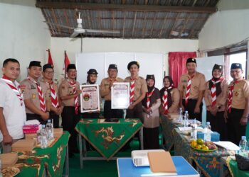 Monitoring Gugusdepan Teritorial di Cilongok, Kwarcab Banyumas Resmikan Logo Ambalan PKBM Nuju Pinter
