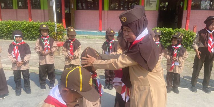 Tanamkan Karakter Sejak Dini, SD Negeri 2 Karangmangu Gelar Penerimaan Tamu Siaga dalam Kegiatan Ekstrakurikuler Pramuka
