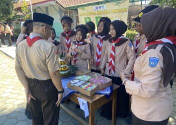 Meriahkan HUT ke-35 Gudep, SMAN 1 Sumpiuh Gelar Lomba Tumpeng Jajanan Pasar
