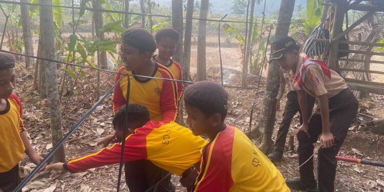 Jambore Gugus Depan SDN Kaliputih Kwarran Purwojati, Peserta Hadapi Delapan Pos Penjelajahan
