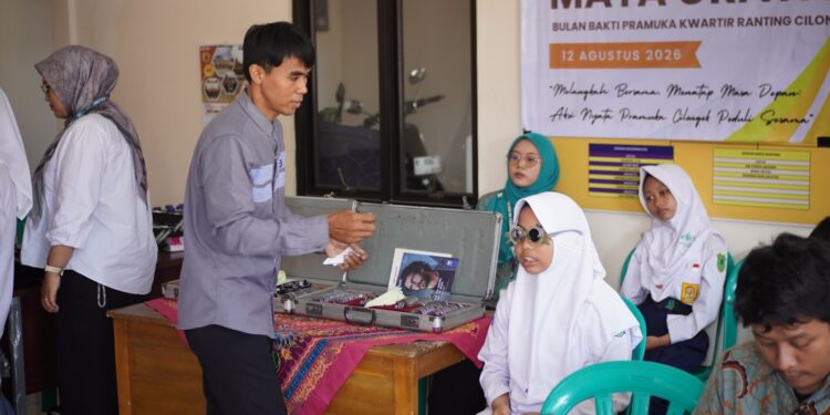 Pramuka Peduli Kwarran Cilongok Gelar Pemeriksaan Mata Gratis, 32 Andik Dapat Kacamata