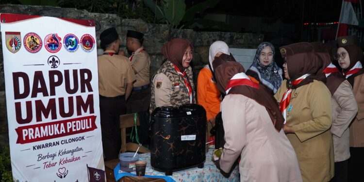 Pramuka Peduli Kwarran Cilongok Hadirkan Dapur Umum dalam Malam Ulang Janji Menjelang HUT Pramuka