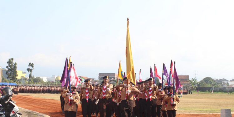Pasukan Adhikara MAN 2 Banyumas Tampil Gagah di Upacara Hari Pramuka ke-65