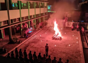 Khidmat Renungan Malam Ulang Janji di SMK Ma’arif NU 1 Cilongok, Kobar Api Unggun dan Penegasan Peran Pramuka Wujudkan Swasembada Pangan.