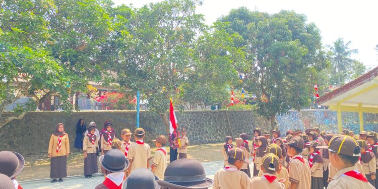 Semangat Jumat, Pramuka SDN 3 Karangtalun Kidul Perkuat Disiplin dan Kekompakan Lewat Latihan Rutin