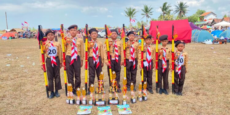 Torehkan Prestasi Gemilang, MIMA NU Pesawahan Juara Umum Jambore Kwarran Rawalo