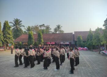 Semarak Hari Pramuka ke-65, SD Negeri Karangtalun Lor Kwarran Purwojati Eratkan Kebersamaan Sekolah dan Wali Murid