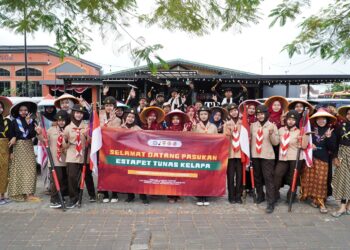 Semarakkan Estafet Tunas Kelapa, Gudep MA Ma’arif NU 1 Cilongok Jadi Tim Cheering Kwarran Cilongok