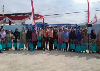 Meriahkan Rangkaian ETK Kwarda Jateng, Kwarcab Banyumas Salurkan Bantuan Sembako untuk Warga Kebasen