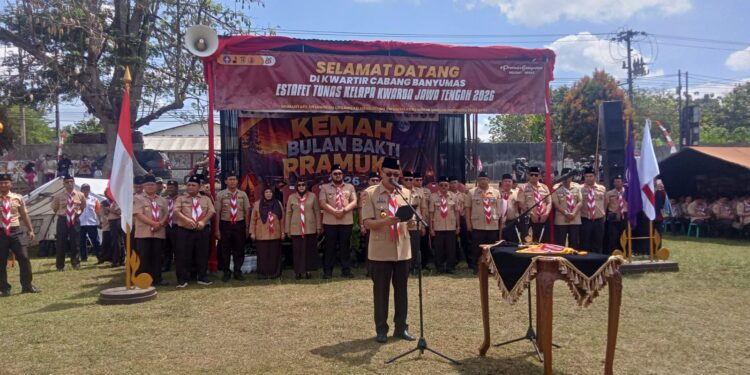 Simbol Estafet Semangat Kepramukaan, Kwarcab Banyumas Resmi Terima Pasukan ETK dari Kwarcab Purbalingga di Lapangan Silado