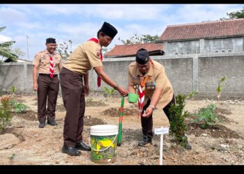 Simbol Persaudaraan Lintas Wilayah, Kwarda Jateng Bersama Kwarcab Banyumas dan Cilacap Tanam Pohon Bersama