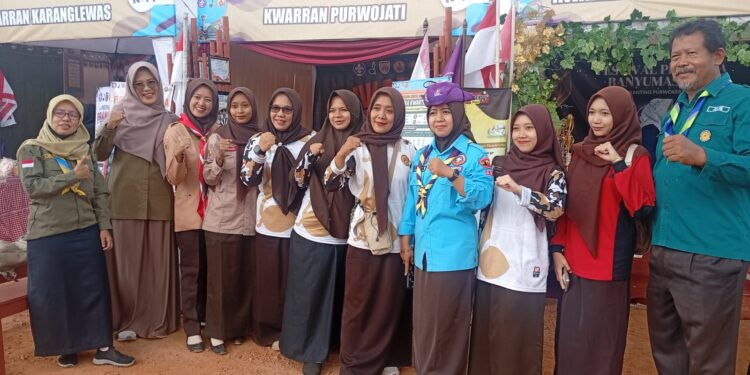 Kak Anis Septiani Sambangi Stand Kwarran Purwojati di Festival Pramuka Banyumas