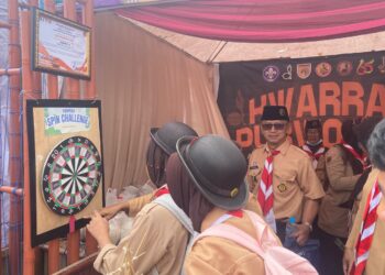 Ka Mabiran Purwojati Kunjungi Stand Kwarran Purwojati di Festival Pramuka Banyumas